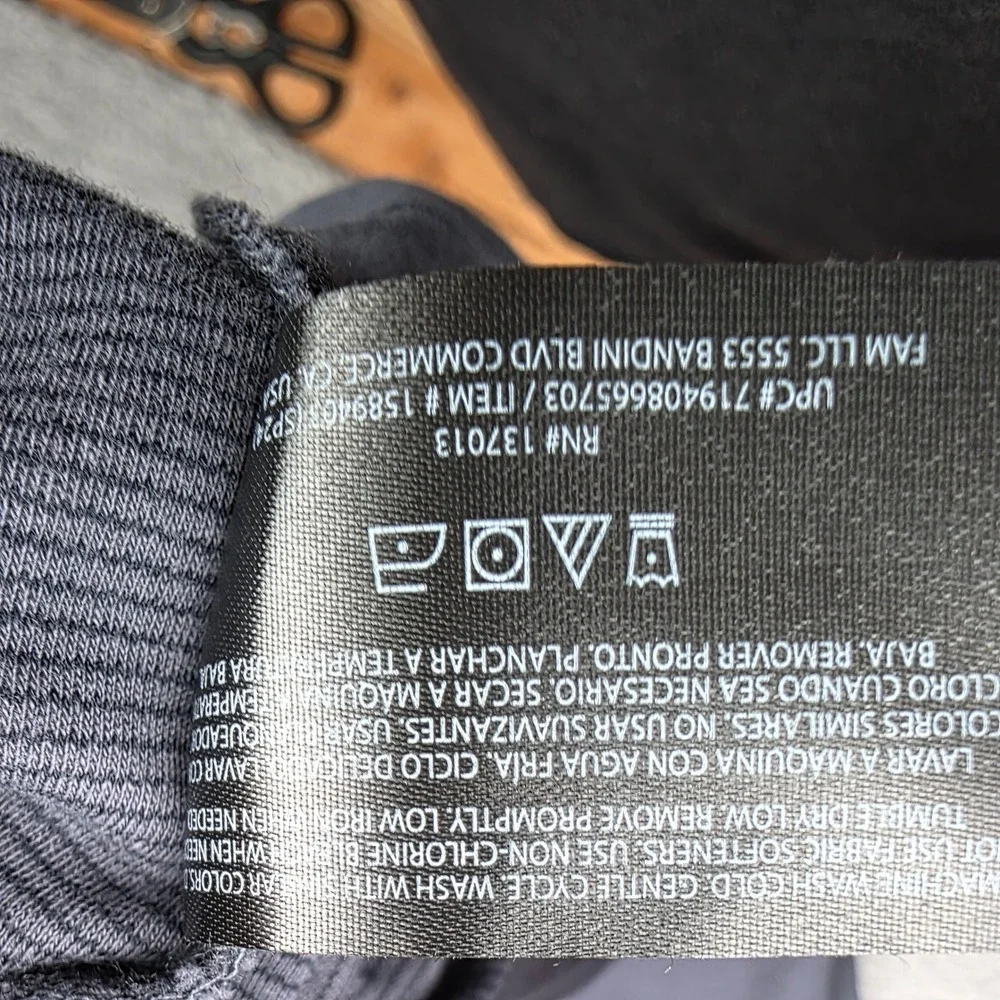 Banana Republic‎ Luxe Touch Performance Tee Mens XL Gray Textured Ribbed Cotton